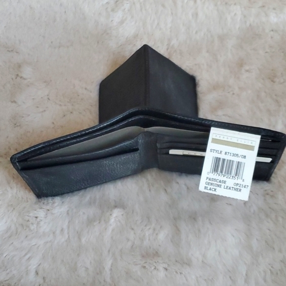 NWT, Perry Ellis, Leather Wallet - Picture 2 of 2
